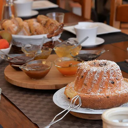 Le Clos Des Raisins Bed & Breakfast 4*