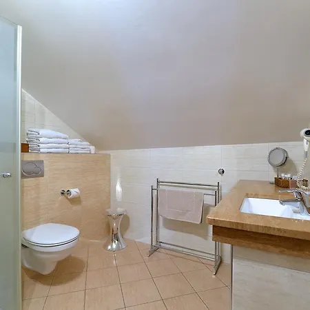 Le Clos Des Raisins Bed & Breakfast 3*